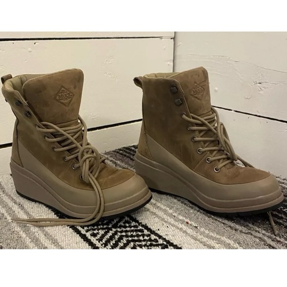 Muck Boot Liberty Waterproof Wedge Booties Womens Brown Casual Boots Size 5.5 - Picture 2 of 8